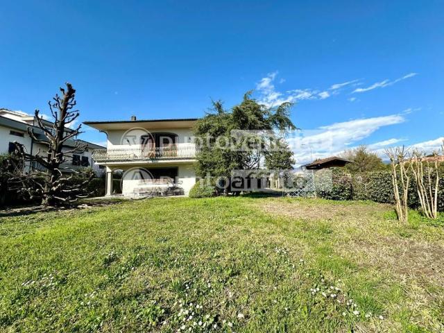 Villa Indipendente in vendita a Bagni Di Lucca Ponte, Toscana