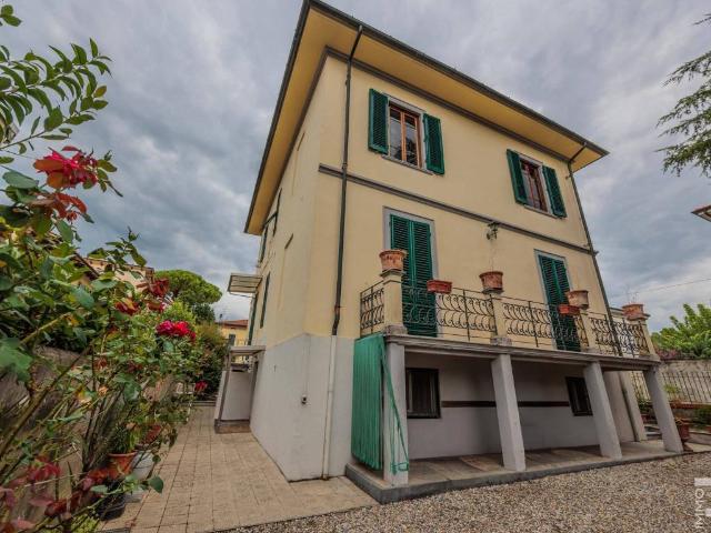 Villa Indipendente in vendita a Sant'Anna, Bagni Di Lucca Ponte