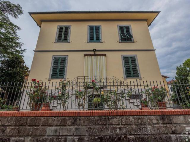 Villa Indipendente in vendita a Sant'Anna, Bagni Di Lucca Ponte