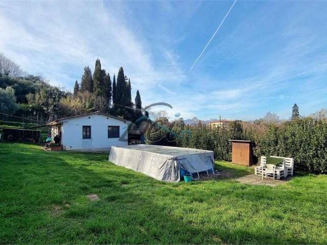 Villa Indipendente in vendita a Meati, Lucca