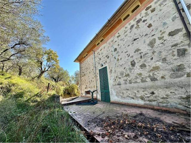 Villa Indipendente in vendita a Sesto di Moriano, Bagni Di Lucca Ponte