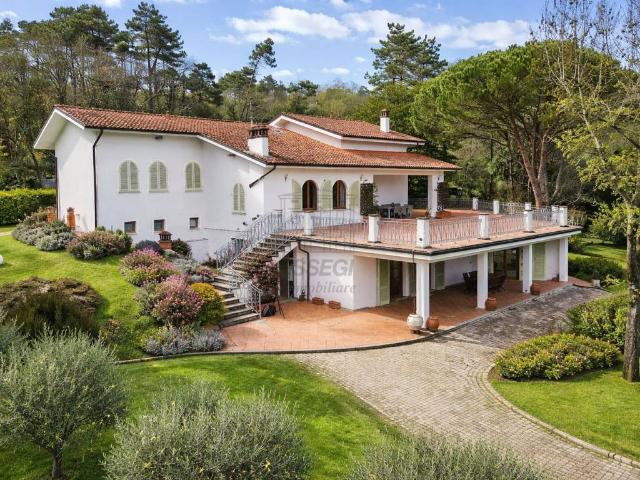 Villa Indipendente in vendita a Nave, Bagni Di Lucca Ponte