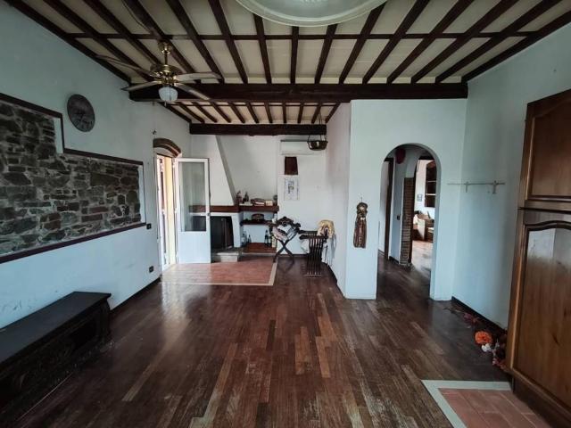 Villa Indipendente in vendita a Sant'Alessio, Lucca