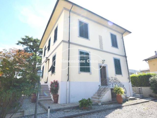 Villa Indipendente in vendita a Sant'Anna, Bagni Di Lucca Ponte