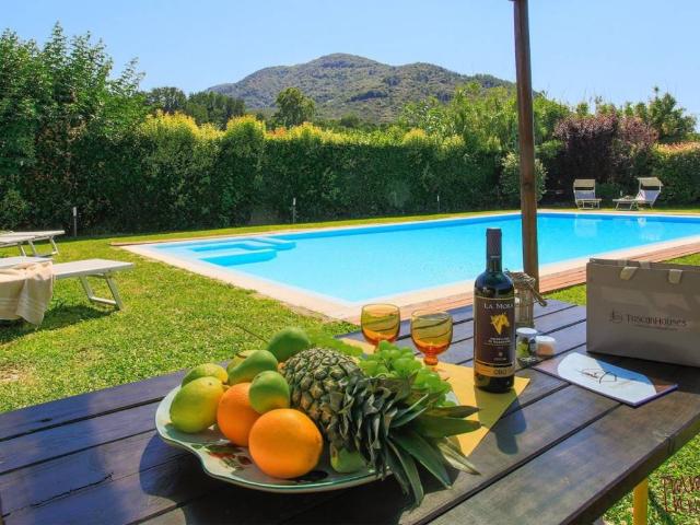 Villa Indipendente in vendita a Bagni Di Lucca Ponte, Toscana