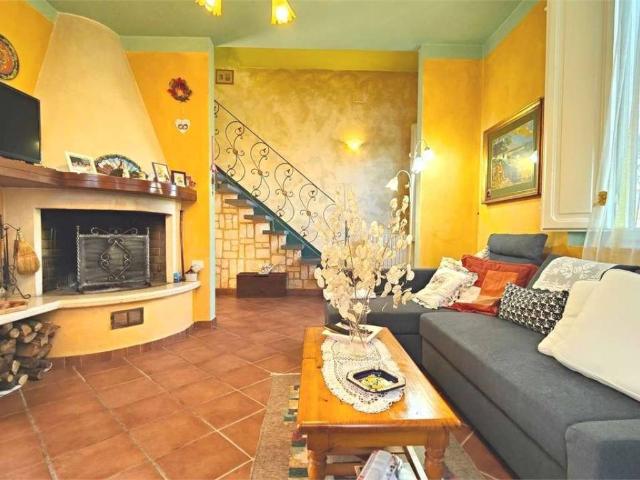Villa Indipendente in vendita a San Cassiano a Vico, Bagni Di Lucca Ponte