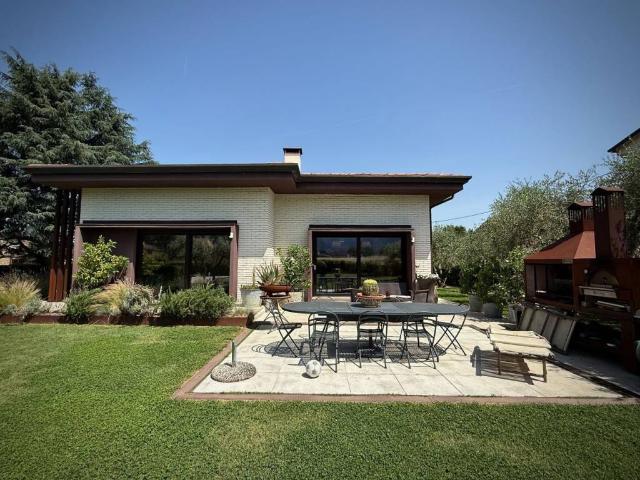 Villa Indipendente in vendita a Bagni Di Lucca Ponte, Toscana