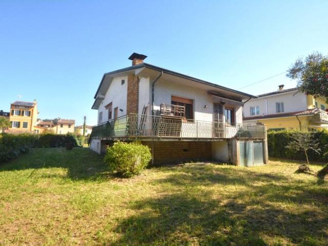 Villa Indipendente in vendita a Fagnano, Lucca
