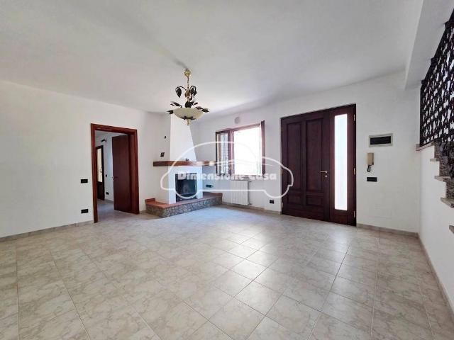Villa Indipendente in vendita a Corte Dovichetti, Lucca