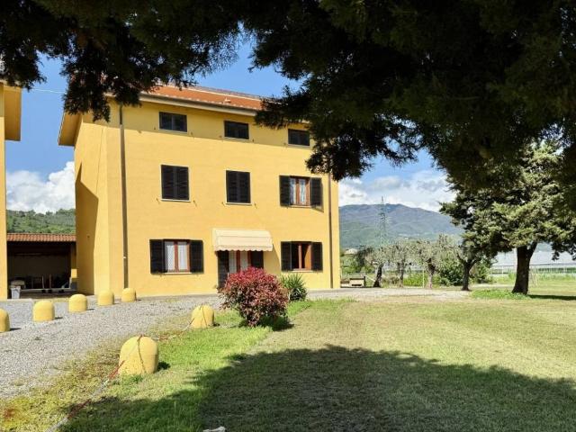 Villa Indipendente in vendita a San Cassiano di Moriano, Bagni Di Lucca Ponte