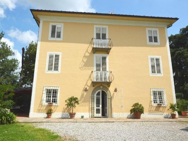Villa Indipendente in vendita a Bagni Di Lucca Ponte, Toscana
