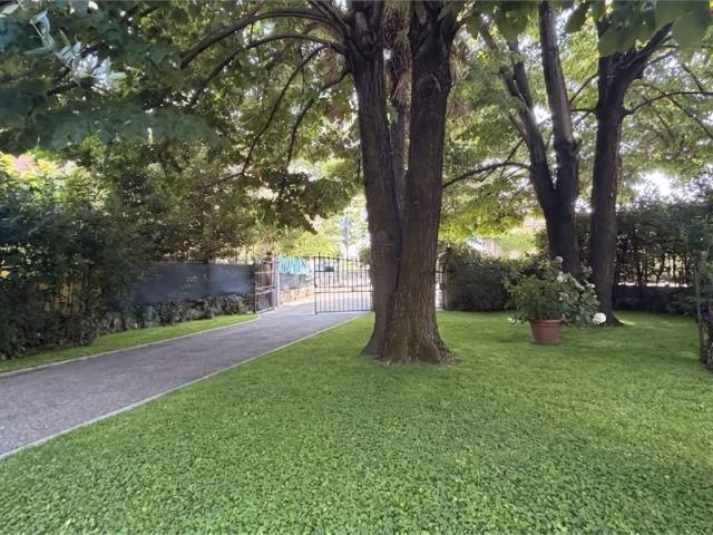 Villa Indipendente in vendita a Bagni Di Lucca Ponte, Toscana