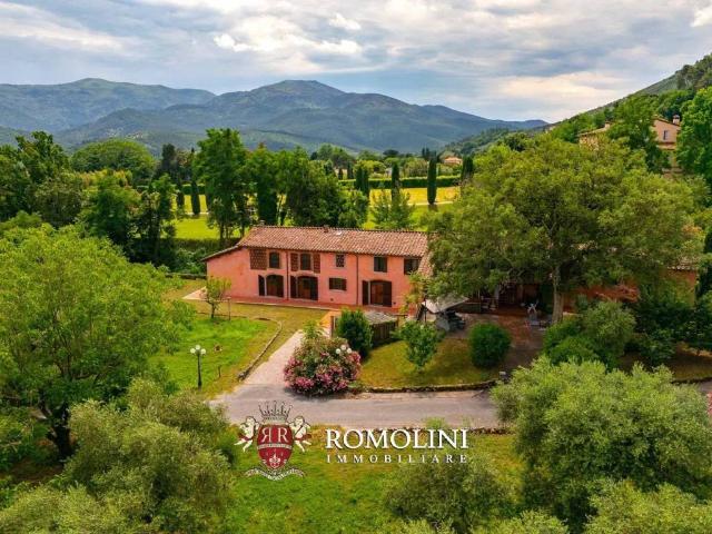Villa Indipendente in vendita a San Michele in Escheto, Bagni Di Lucca Ponte