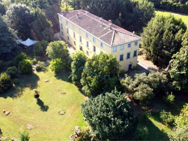 Villa Indipendente in vendita a Bagni Di Lucca Ponte, Toscana