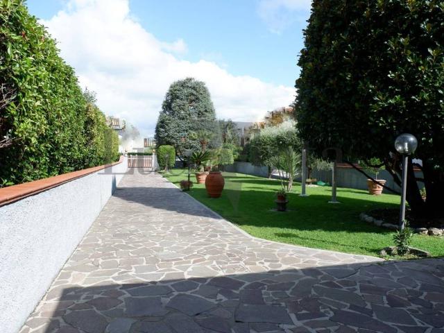 Villa Indipendente in vendita a San Concordio, Bagni Di Lucca Ponte
