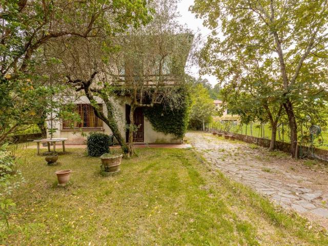 Villa Indipendente in vendita a Bagni Di Lucca Ponte, Toscana