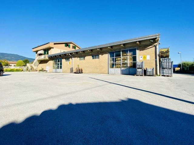 Villa Indipendente in vendita a Bagni Di Lucca Ponte, Toscana