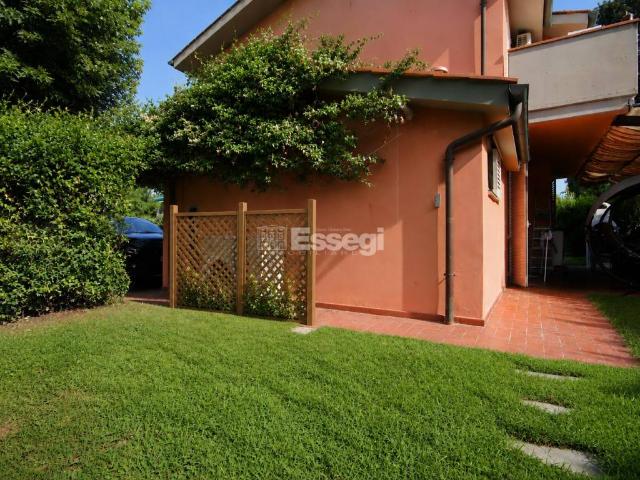 Villa Indipendente in vendita a Bagni Di Lucca Ponte, Toscana