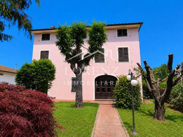 Villa Indipendente in vendita a Antraccoli, Bagni Di Lucca Ponte
