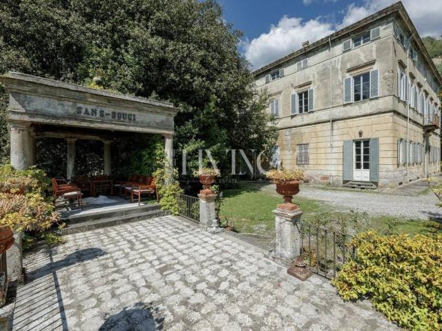 Villa Indipendente in vendita a San Gemignano di Moriano, Bagni Di Lucca Ponte