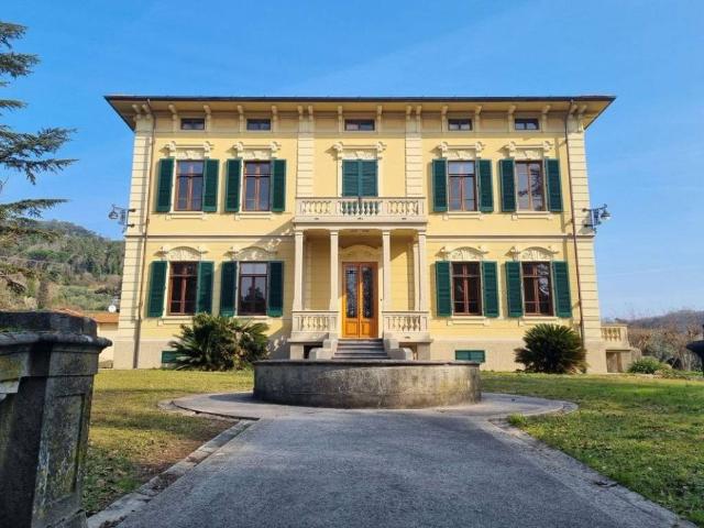 Villa Indipendente in vendita a San Concordio, Bagni Di Lucca Ponte