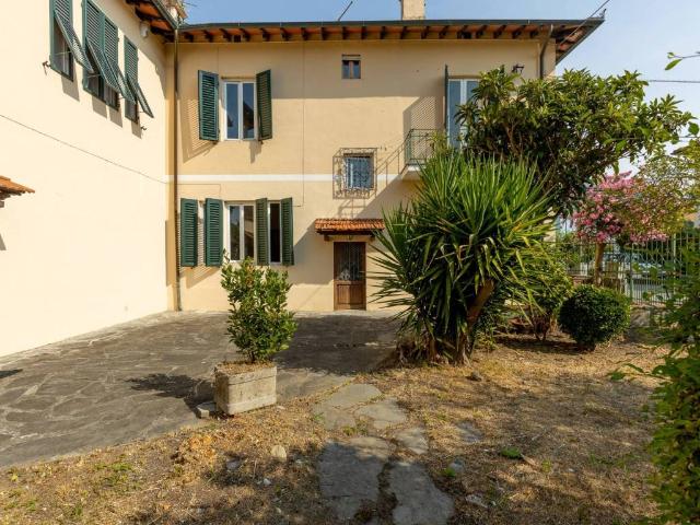 Villa Indipendente in vendita a Corte Pistelloni, Lucca