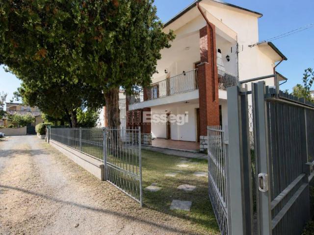 Villa Indipendente in vendita a San Donato, Lucca
