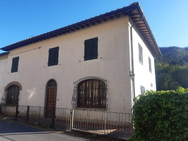 Villa Indipendente in vendita a Torre, Bagni Di Lucca Ponte