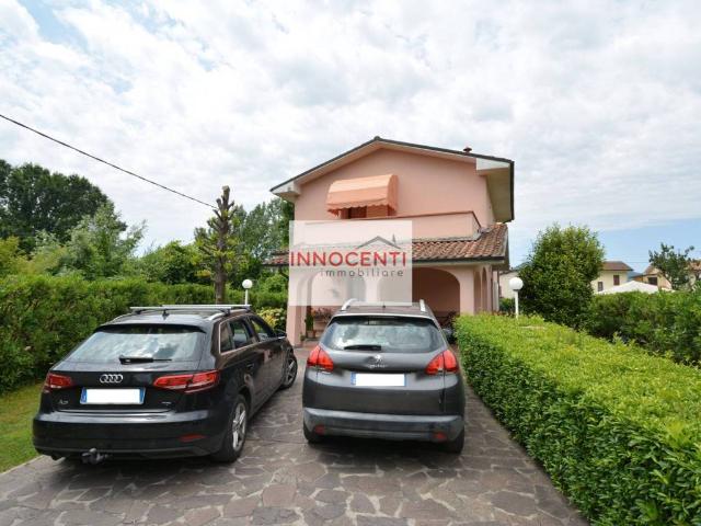 Villa Indipendente in vendita a San Macario in Piano, Bagni Di Lucca Ponte
