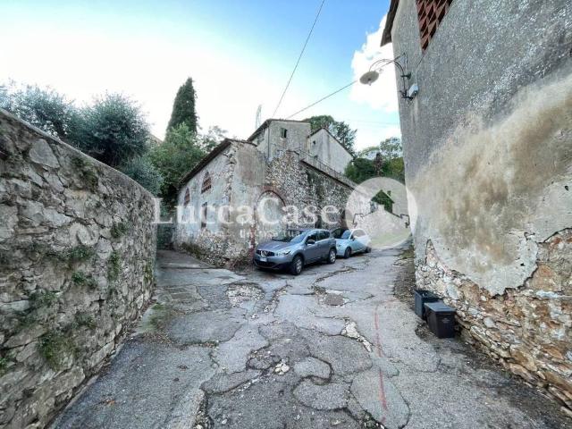 Villa Indipendente in vendita a Bagni Di Lucca Ponte, Toscana