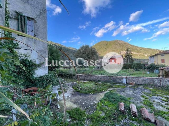Villa Indipendente in vendita a Bagni Di Lucca Ponte, Toscana