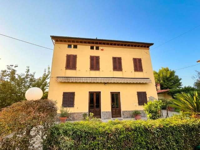 Villa Indipendente in vendita a San Cassiano a Vico, Bagni Di Lucca Ponte