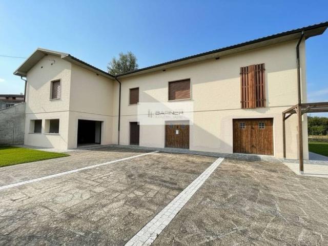 Villa Indipendente in vendita a Santa Maria a Colle, Bagni Di Lucca Ponte