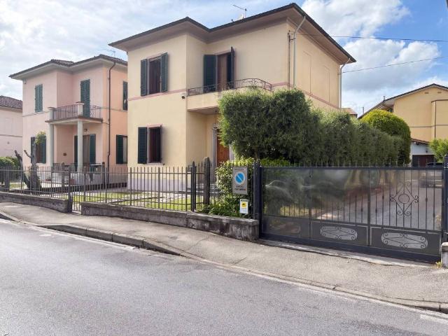 Villa Indipendente in vendita a Monte San Quirico, Lucca