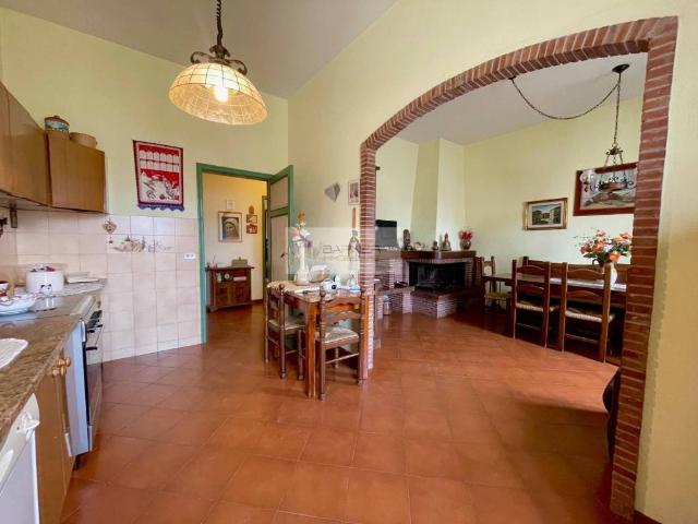 Villa Indipendente in vendita a Bagni Di Lucca Ponte, Toscana