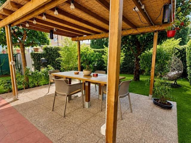 Villa Indipendente in vendita a Sant'Anna, Bagni Di Lucca Ponte