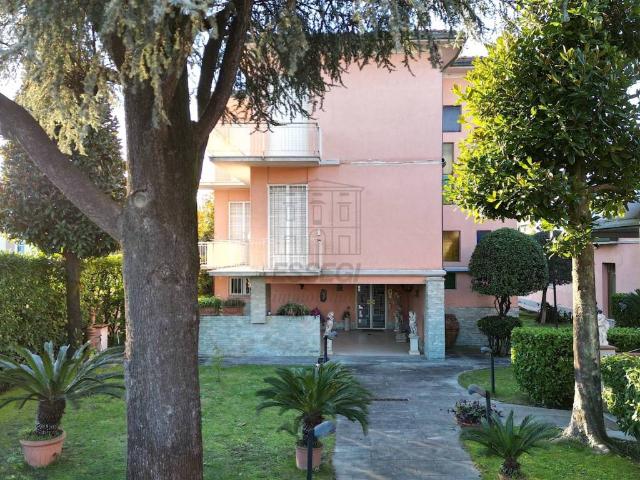 Villa Indipendente in vendita a San Concordio, Bagni Di Lucca Ponte