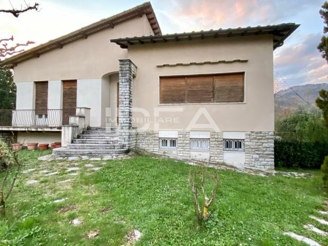 Villa Indipendente in vendita a San Gemignano di Moriano, Bagni Di Lucca Ponte