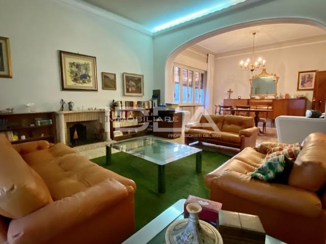 Villa Indipendente in vendita a San Gemignano di Moriano, Lucca