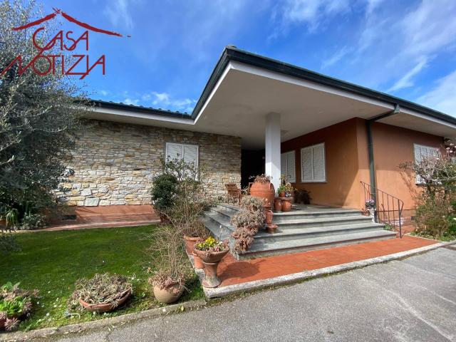Villa Indipendente in vendita a Sant'Anna, Bagni Di Lucca Ponte