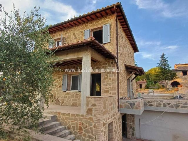 Villa Indipendente in vendita a Lucignano, Toscana