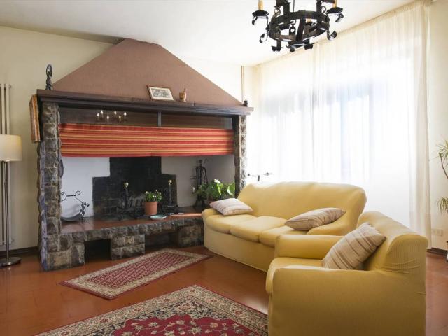 Villa Indipendente in vendita a Lucignano, Toscana
