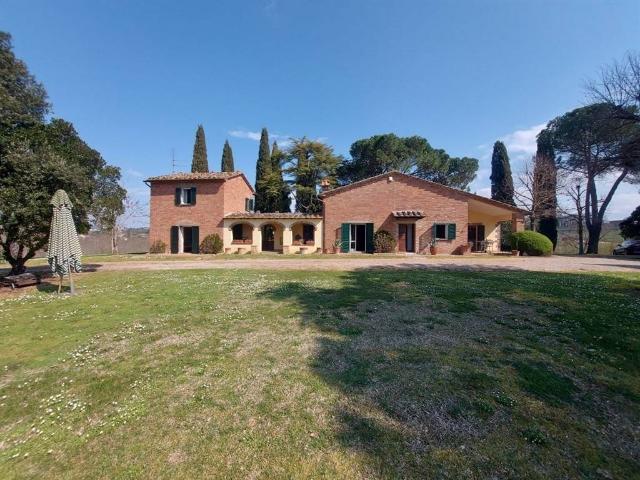 Villa Indipendente in vendita a Lucignano, Toscana
