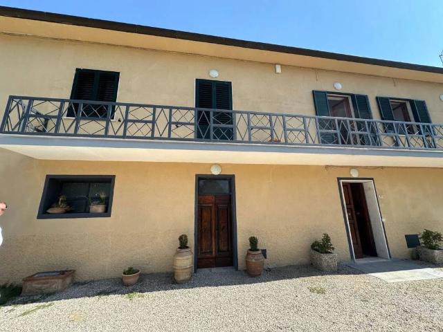 Villa Indipendente in vendita a Lucignano, Toscana
