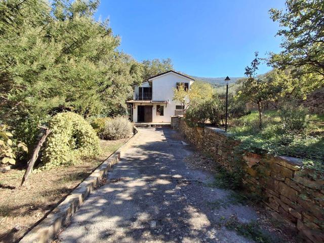 Villa Indipendente in vendita a Borgoratto, Lucinasco