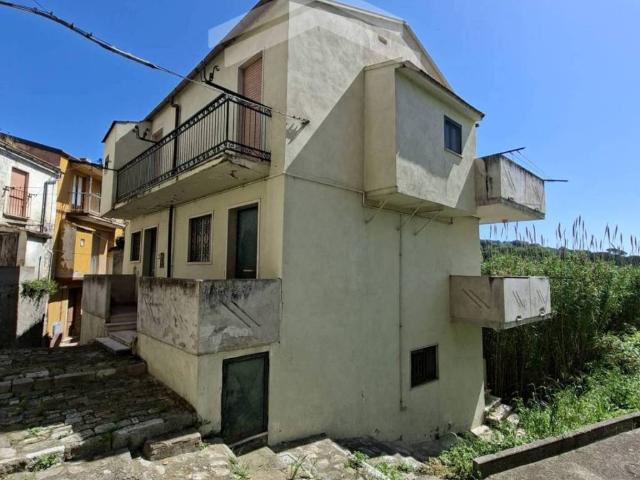 Villa Indipendente in vendita a Lucito, Molise