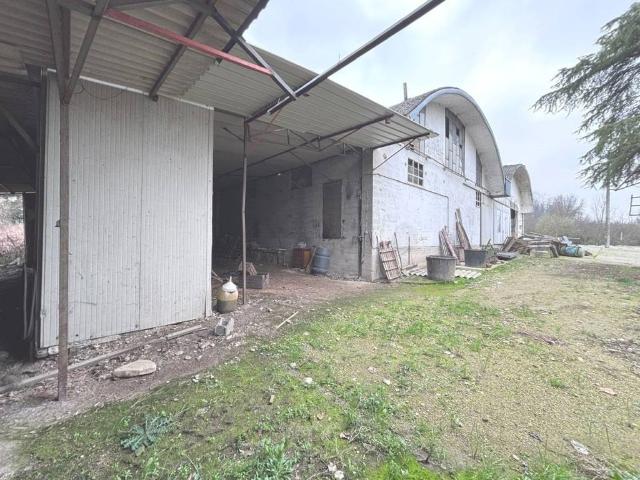 Villa Indipendente in vendita a Lugagnano Val D'arda, Reggio Emilia