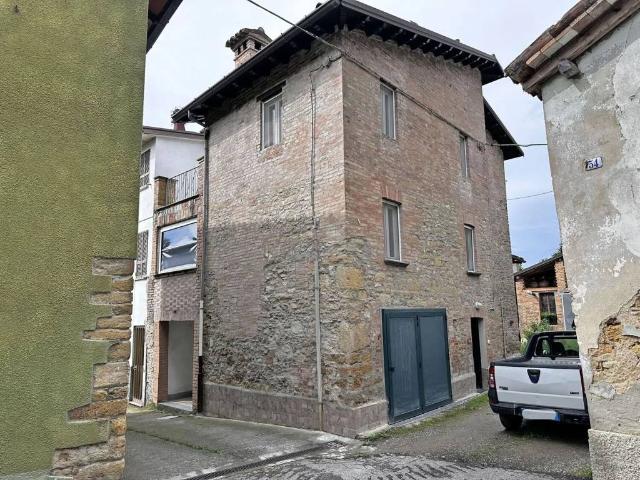 Villa Indipendente in vendita a Lugagnano Val D'arda, Reggio Emilia