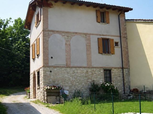 Villa Indipendente in vendita a Lugagnano Val D'arda, Reggio Emilia