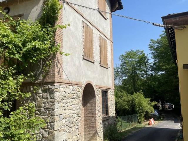 Villa Indipendente in vendita a Lugagnano Val D'arda, Reggio Emilia